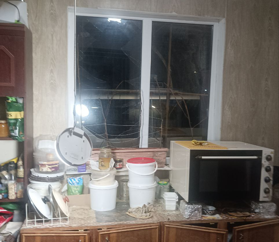 Разбитая прилётом дрона ВСУ кухня в селе Каховского округа Разбитая прилётом дрона ВСУ кухня в селе Каховского округа